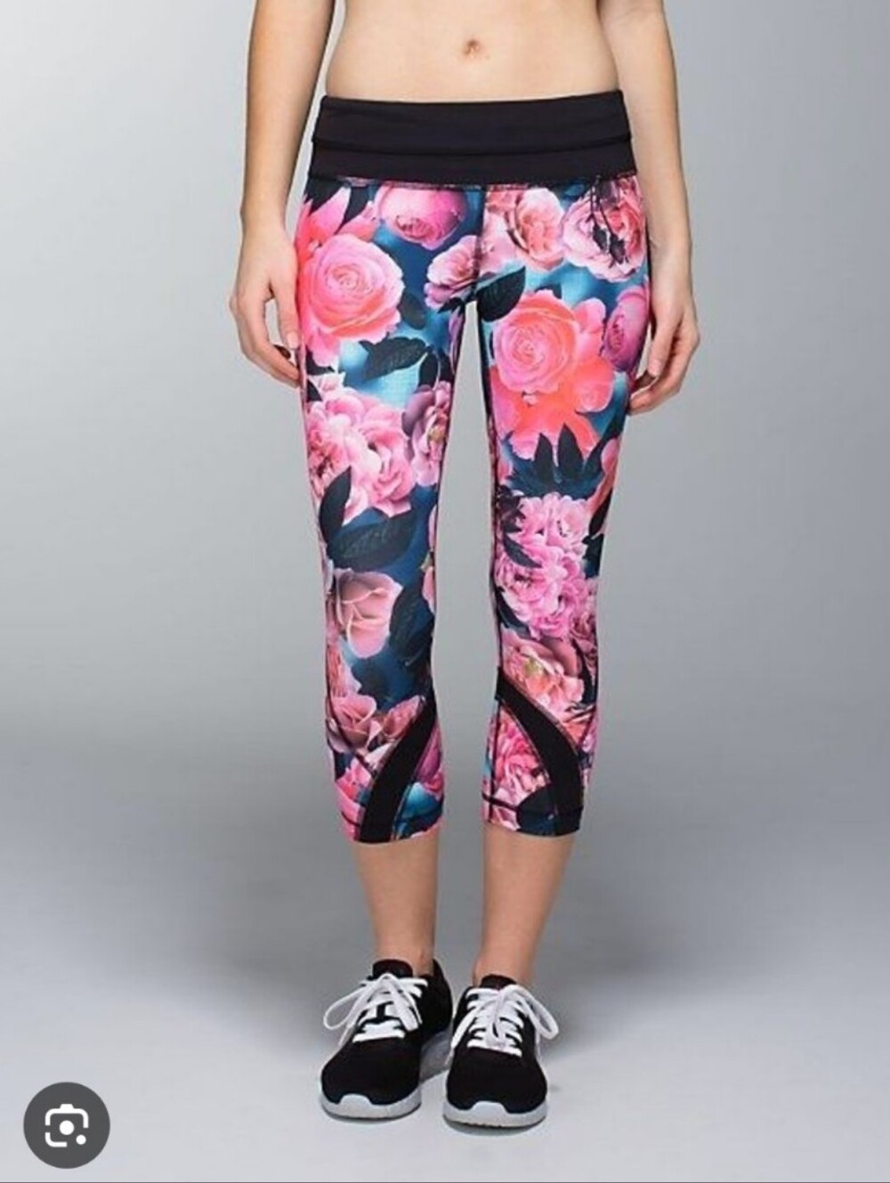 Lululemon Run: Inspire Crop pants II Secret Garden / Black size 4